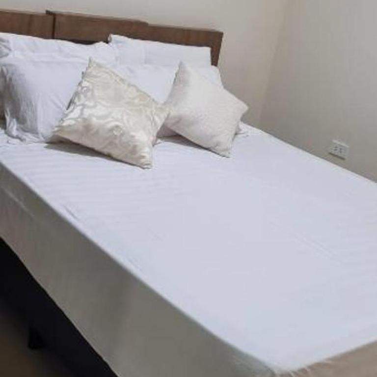 Posada Express Confort Check-In & Free Airport Taxi - Double Room with Private Bathroom - 6