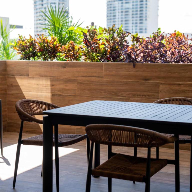 Luxe Apt 3BR Rooftop Pool Marina & Shopping - Apartment - 22