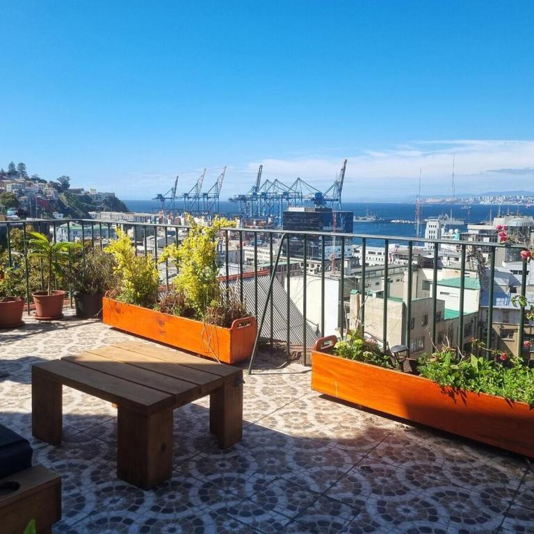 Comfortable and family house in Cerro Alegre - Three-Bedroom Home - 5