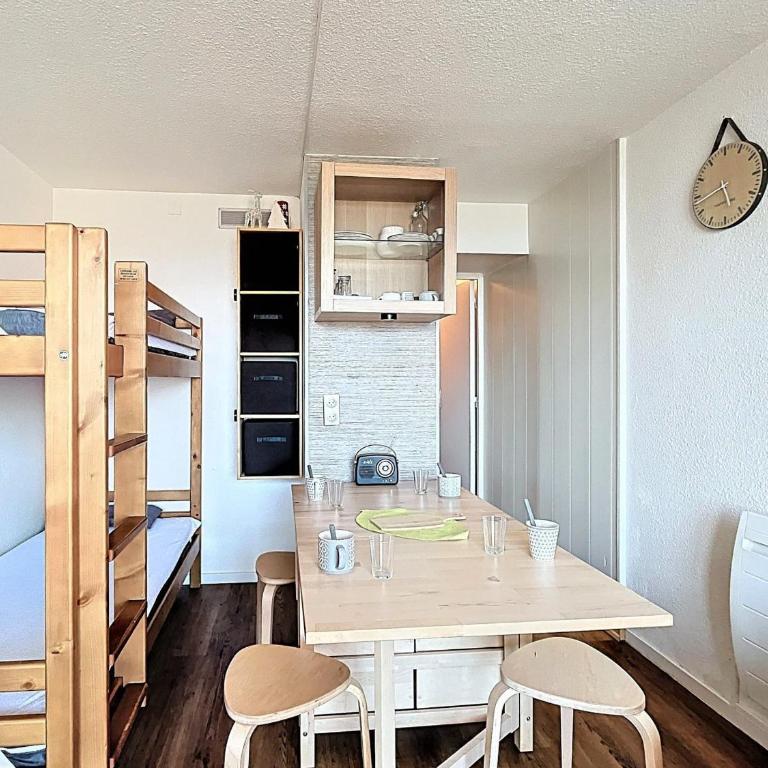 Studio rénové skis aux pieds, balcon vue montagne, wifi gratuit, 4 pers - Studio - 14
