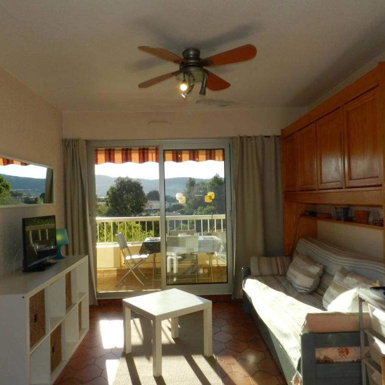 Appartement 2 pièces, terrasse sud, parking, Bormes-les-Mimosas - FR-1-251-872 - Appartement - 4