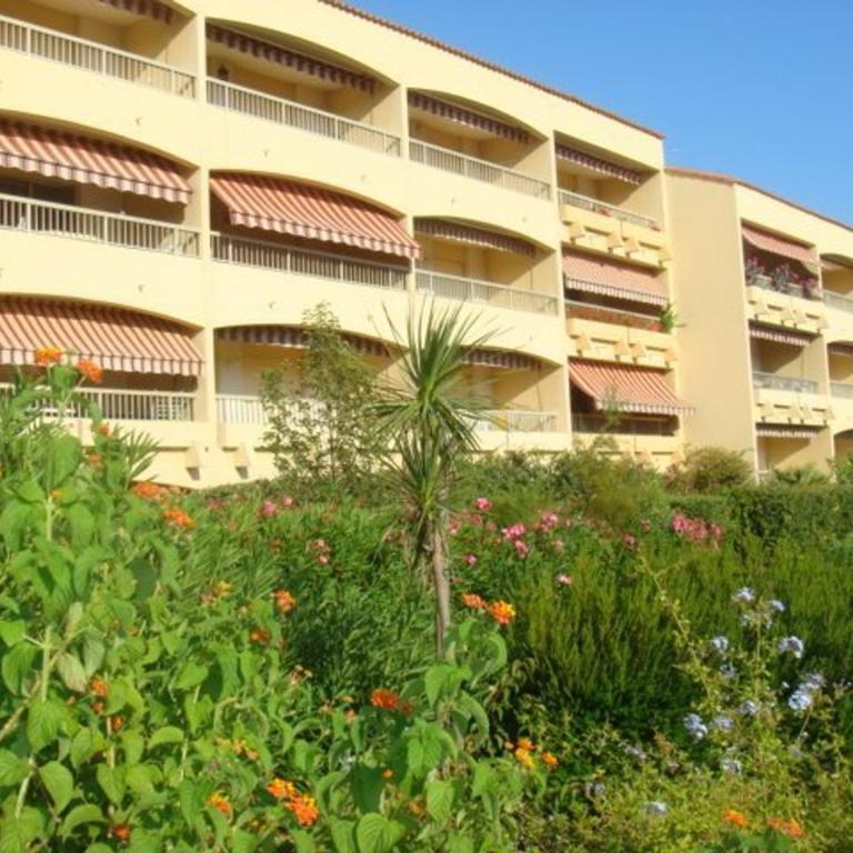 Appartement 2 pièces, terrasse sud, parking, Bormes-les-Mimosas - FR-1-251-872 - Appartement - 9