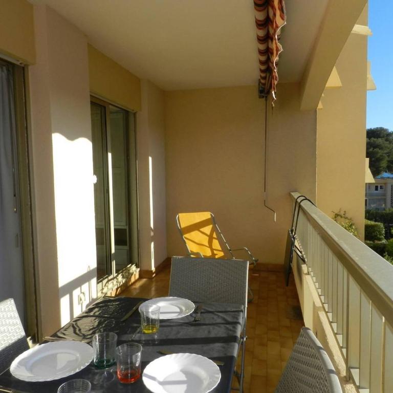Appartement 2 pièces, terrasse sud, parking, Bormes-les-Mimosas - FR-1-251-872 - Appartement - 12