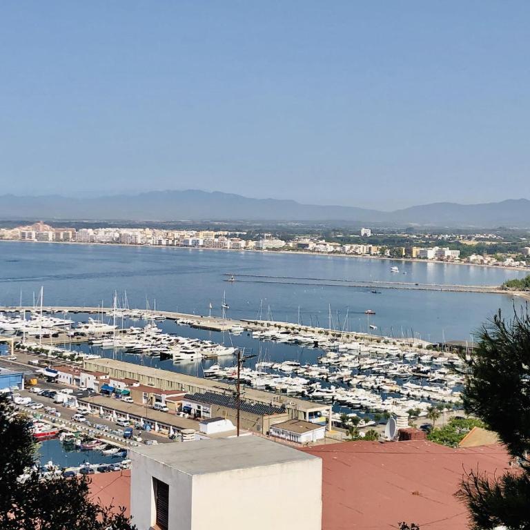 Apartamento Moderno en Roses con Aparcamiento Privado - ES-258-169 - Apartamento - 9