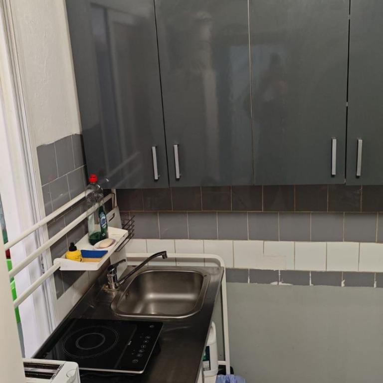 Donna Rosa Apartment - Three-Bedroom Apartment with Balcony - 2