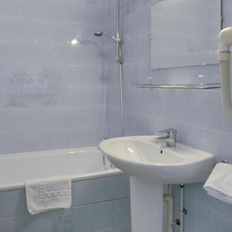Brit Hotel Europ Bergerac - Chambre Double Standard - 7