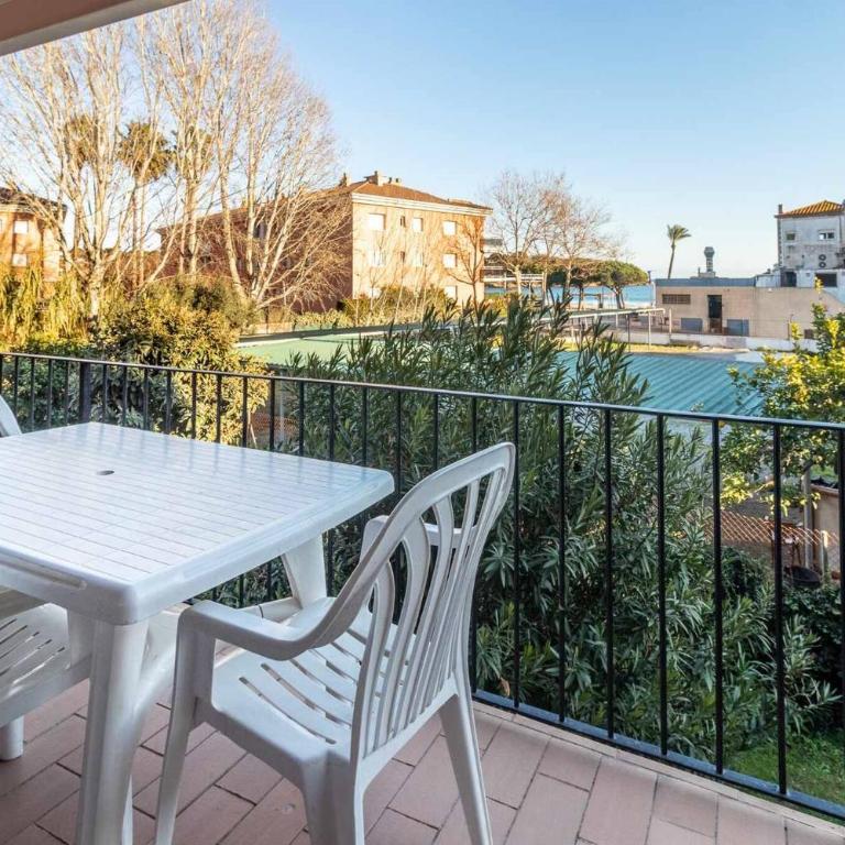Isard 7 Apartamento junto a la playa - Apartamento de 2 dormitorios con vistas al agua - 4