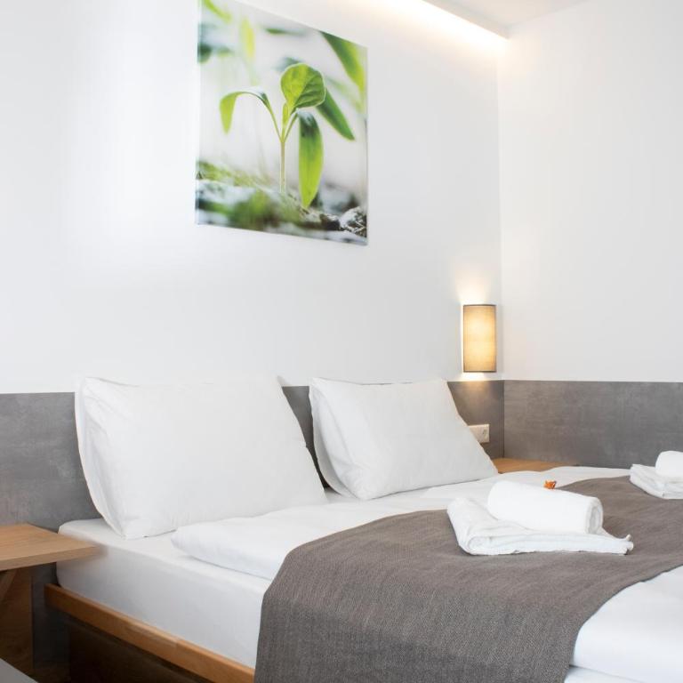 OEKOTEL Graz Airport - Dreibettzimmer - 2