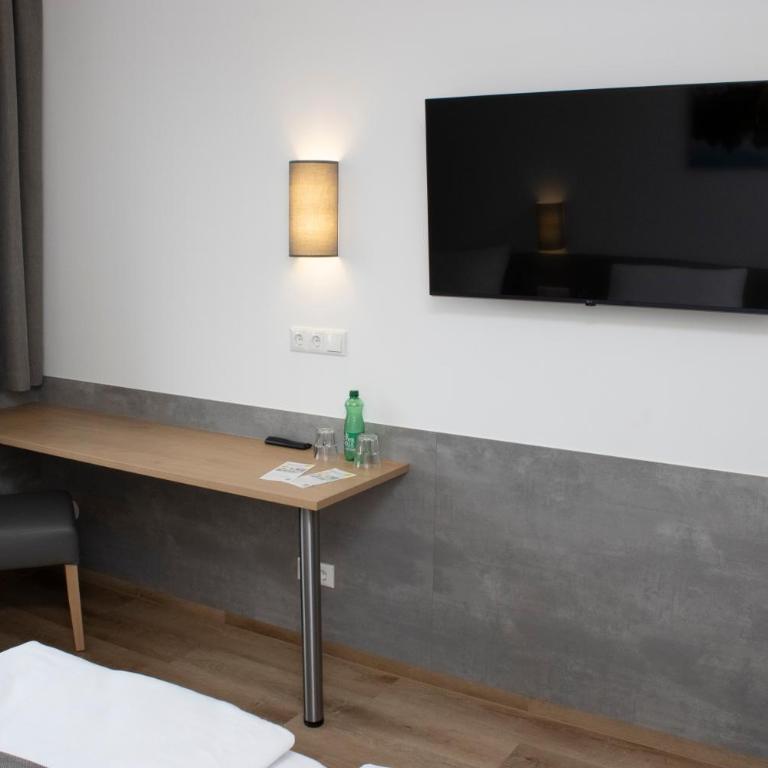 OEKOTEL Graz Airport - Dreibettzimmer - 3