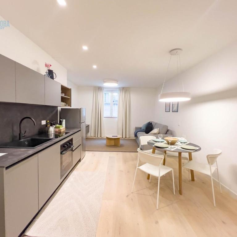 Blue Palace 1b Tirabora Short Rent, con parcheggio privato - Appartamento con 1 Camera da Letto - 1