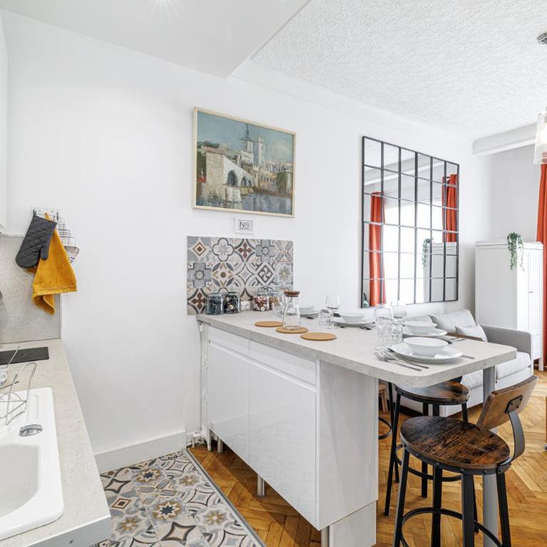 Centre Nice - 10 min plage - 5 min des transports en commun - Appartement 1 Chambre - 8