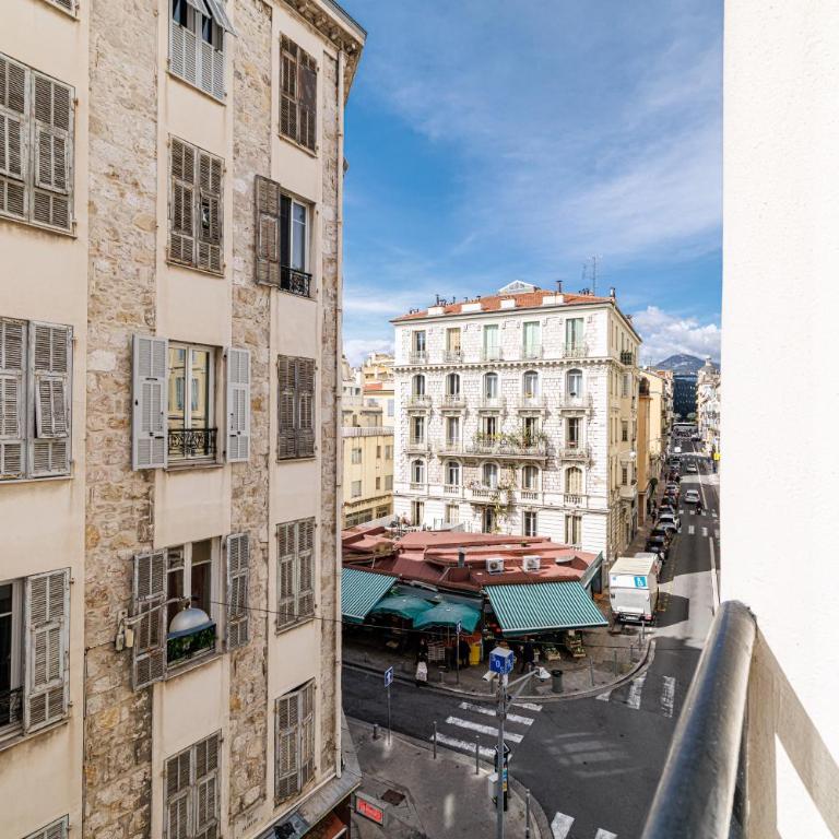 Centre Nice - 10 min plage - 5 min des transports en commun - Appartement 1 Chambre - 17