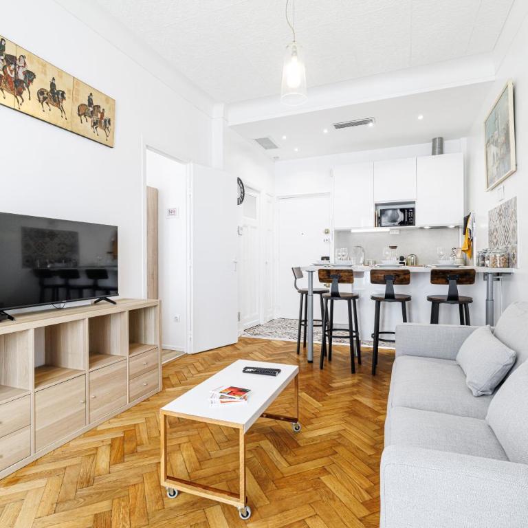 Centre Nice - 10 min plage - 5 min des transports en commun - Appartement 1 Chambre - 18