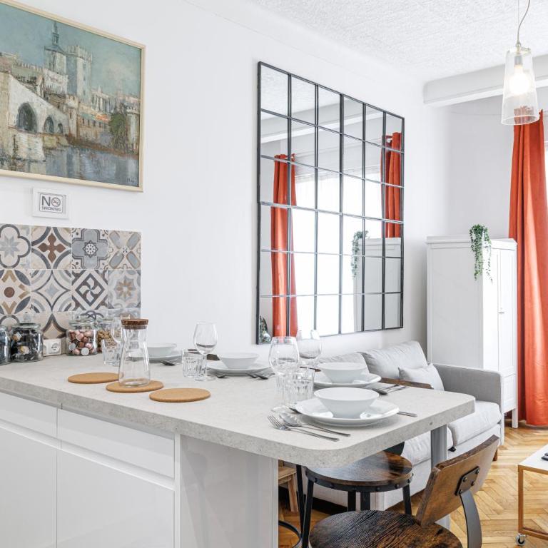Centre Nice - 10 min plage - 5 min des transports en commun - Appartement 1 Chambre - 22