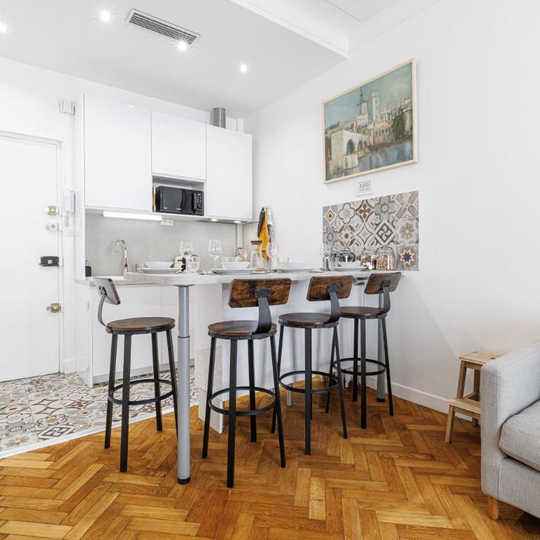 Centre Nice - 10 min plage - 5 min des transports en commun - Appartement 1 Chambre - 24