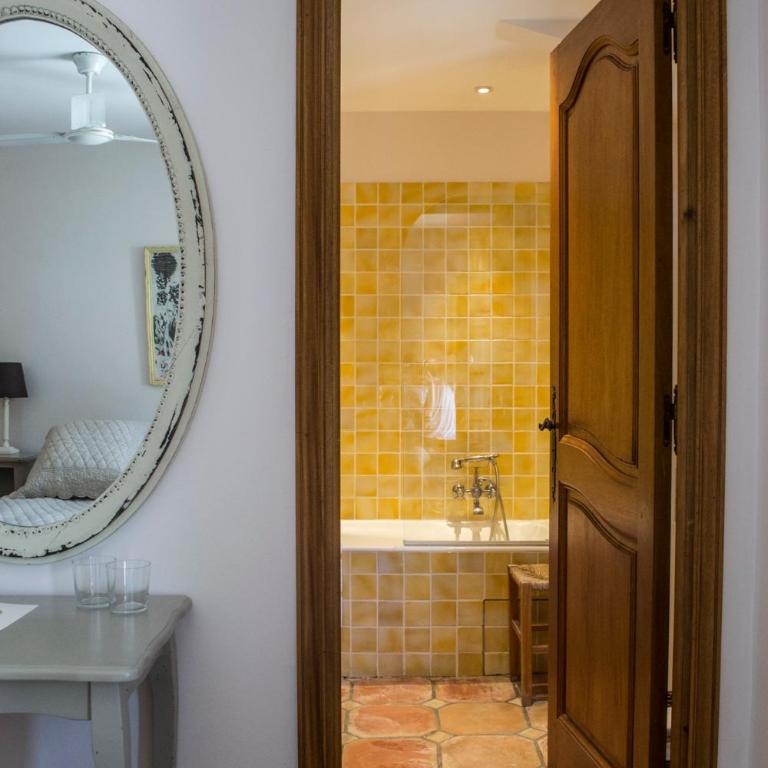 Auberge De Tourrettes - Chambre Double - Vue sur Rue - 4
