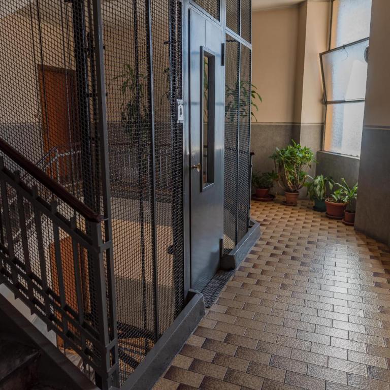 Modern Bright 2BR Penthouse Close to City Center - Appartamento con 2 Camere da Letto - 2