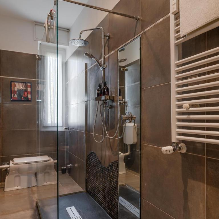 Modern Bright 2BR Penthouse Close to City Center - Appartamento con 2 Camere da Letto - 14