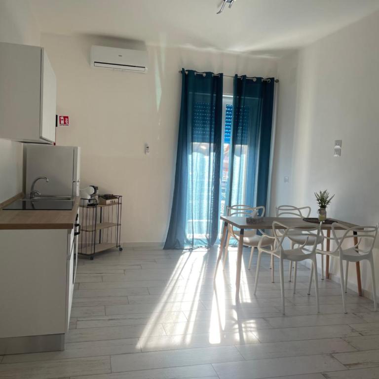 Maison apartaments - Family Suite with Balcony - 11