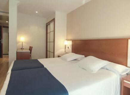 Hotel RH Sorolla Centro - Standard with Balcony (2 Adults) - 6