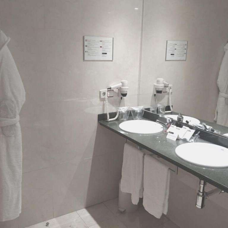 Hotel RH Sorolla Centro - Deluxe Double Room with Terrace (2 Adults) - 6