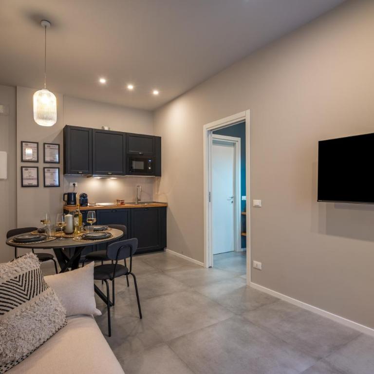 Rolli & Caruggi - One-Bedroom Apartment - 8