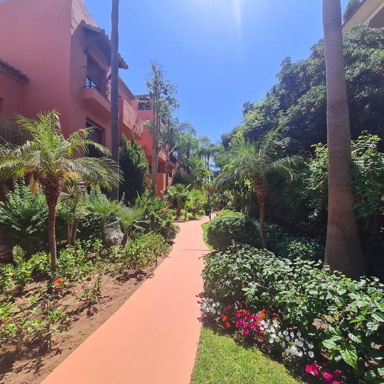 Luxury Beach Marbella Boutique Penthouse 2 bedrooms Pools Open 365 days - Apartamento de 2 dormitorios - 37