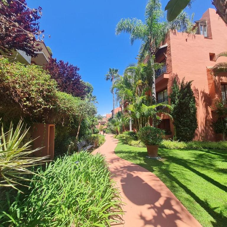 Luxury Beach Marbella Boutique Penthouse 2 bedrooms Pools Open 365 days - Apartamento de 2 dormitorios - 45