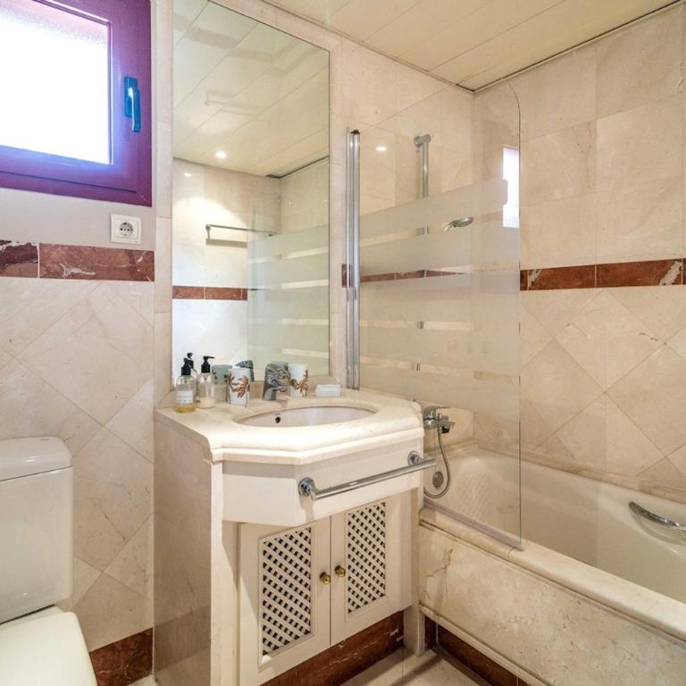 Luxury Beach Marbella Boutique Penthouse 2 bedrooms Pools Open 365 days - Apartamento de 2 dormitorios - 17
