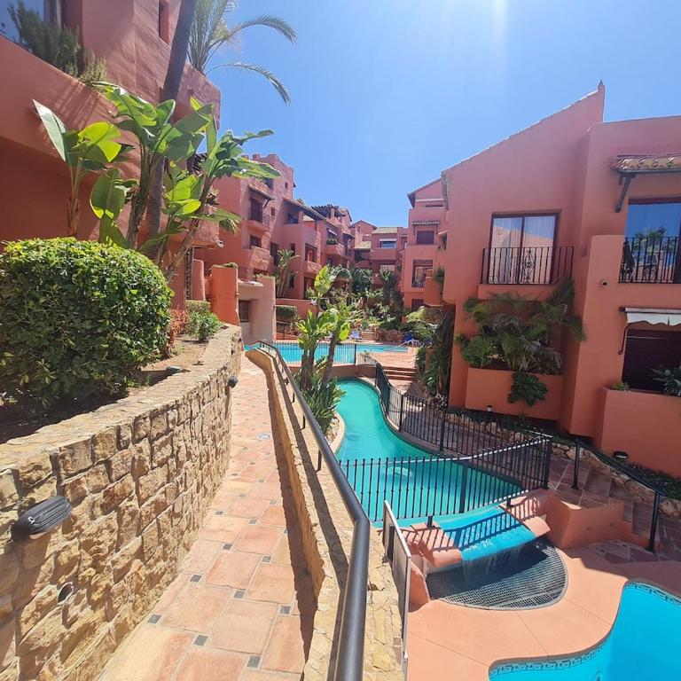 Luxury Beach Marbella Boutique Penthouse 2 bedrooms Pools Open 365 days - Apartamento de 2 dormitorios - 52