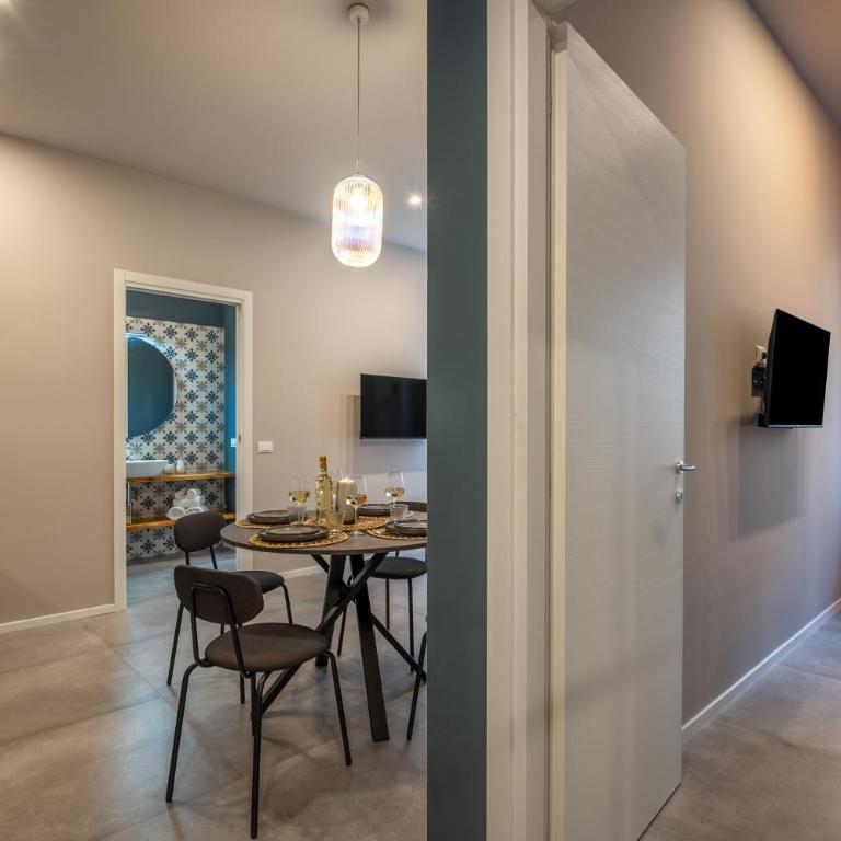 Rolli & Caruggi - One-Bedroom Apartment - 53
