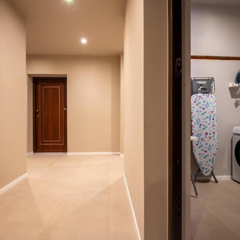 Rolli & Caruggi - One-Bedroom Apartment - 12