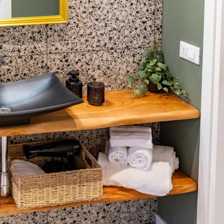 Rolli & Caruggi - One-Bedroom Apartment - 19