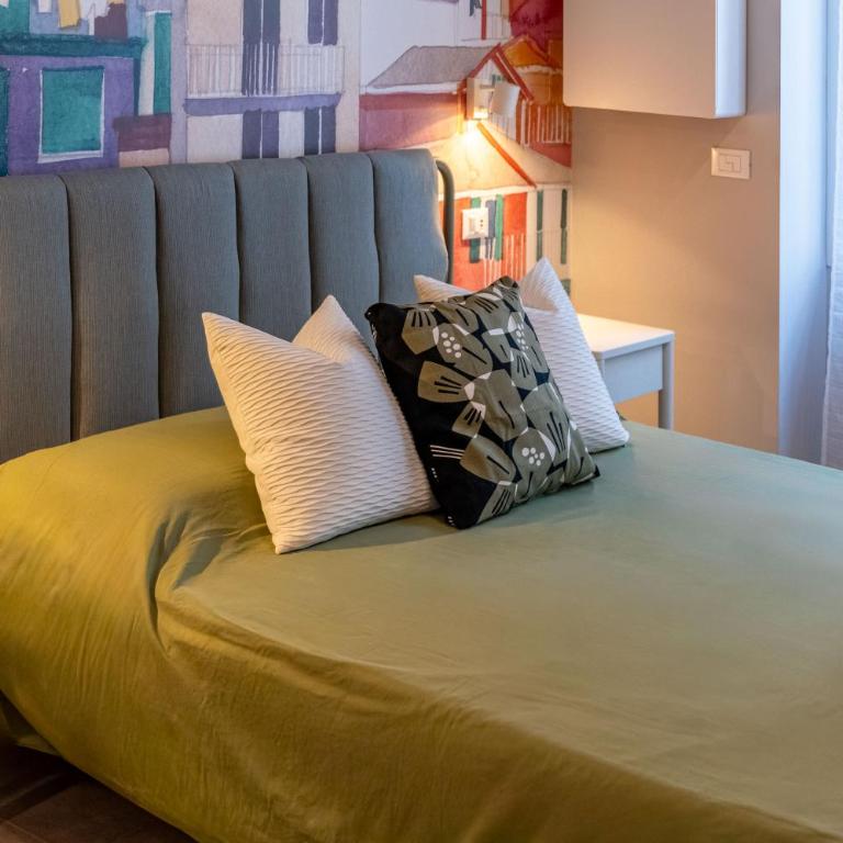 Rolli & Caruggi - One-Bedroom Apartment - 25