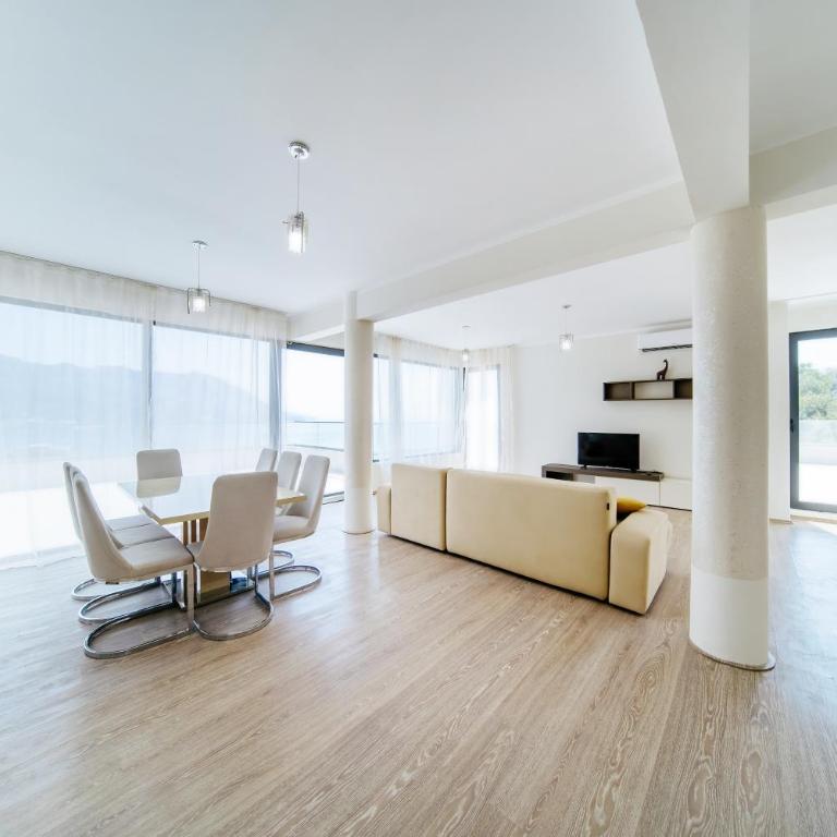 Harmonia Sunrise Apartments - Three-Bedroom Premium Apartment with Resort View - 18