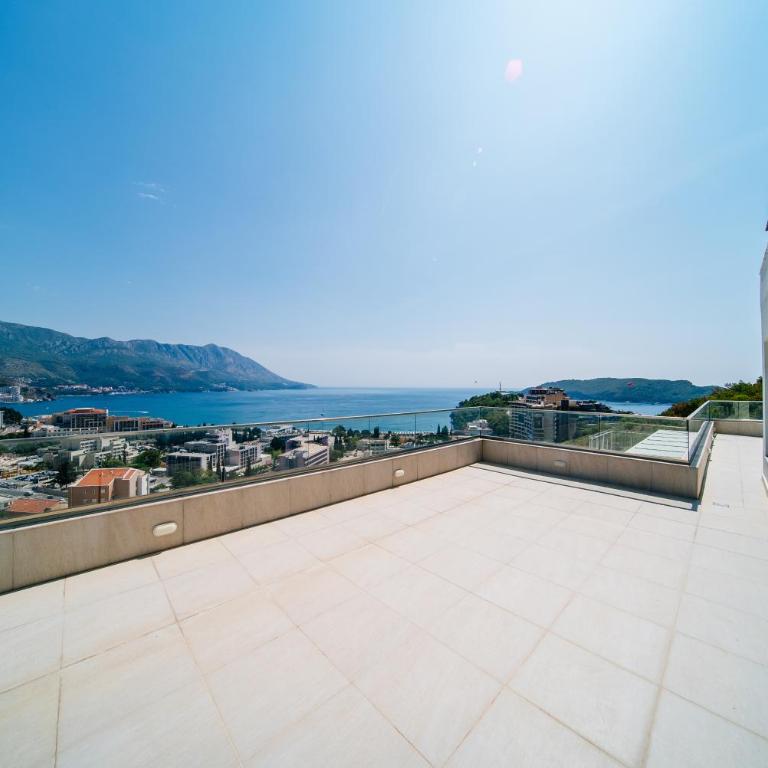 Harmonia Sunrise Apartments - Three-Bedroom Premium Apartment with Resort View - 20