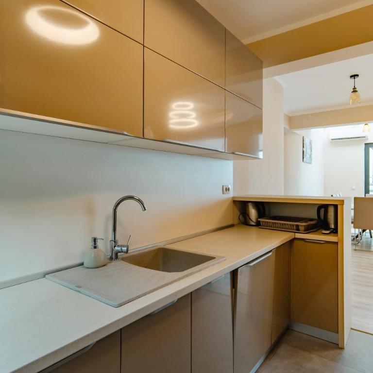 Harmonia Sunrise Apartments - Three-Bedroom Premium Apartment with Resort View - 9