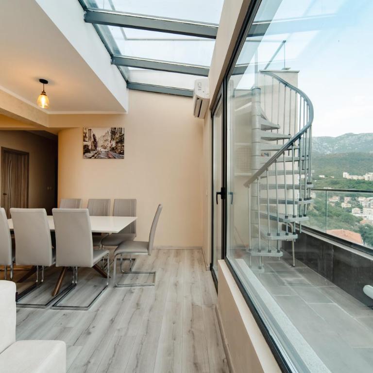 Harmonia Sunrise Apartments - Three-Bedroom Premium Apartment with Resort View - 13