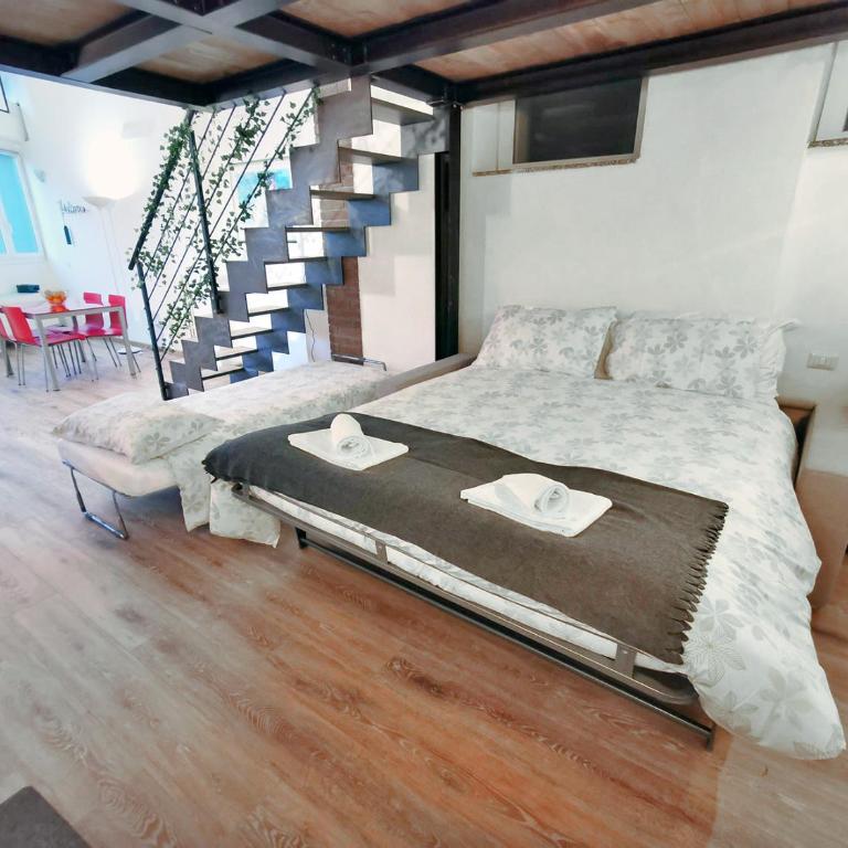LikeHome Milano - Via Scaldasole loft - Loft - 13