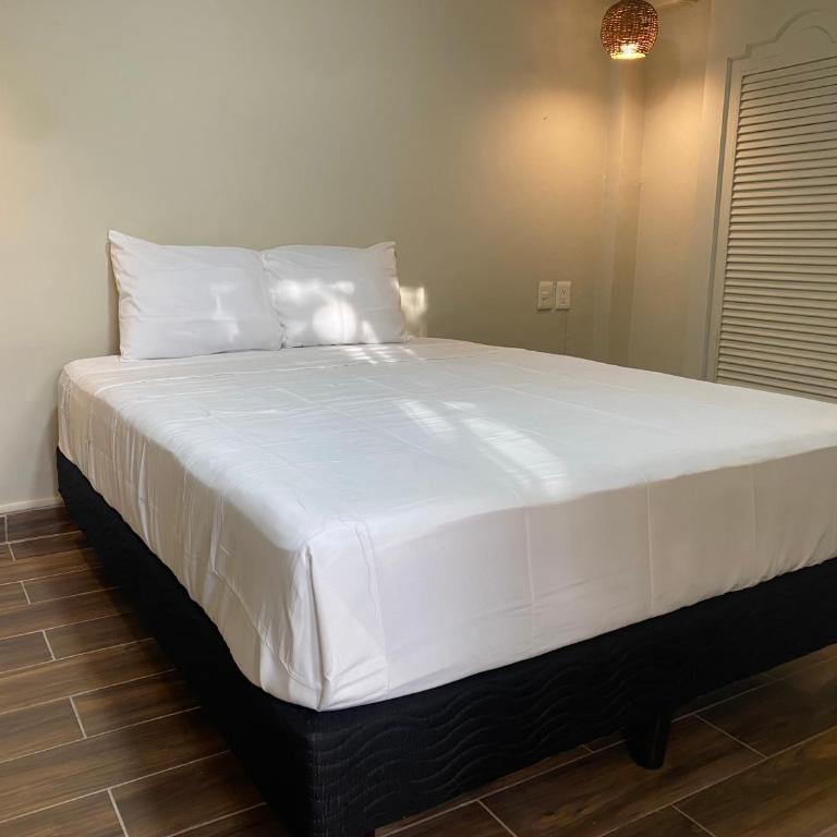MK Hotel Beach - Two-Bedroom Standard Apartment - 26