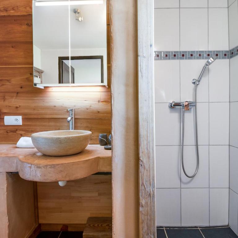 Chalet Taconnaz - Warm & Cosy 3BR Chalet with Fireplace in Nature - By Cozee Rentals - Chalet 3 Chambres - 55