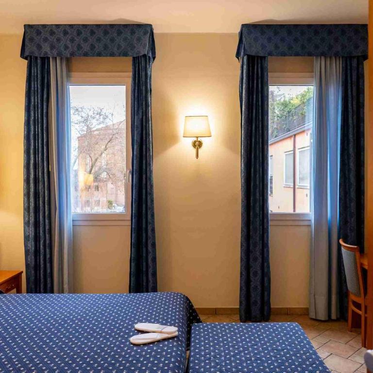 Hotel Giotto - Camera Matrimoniale - 8