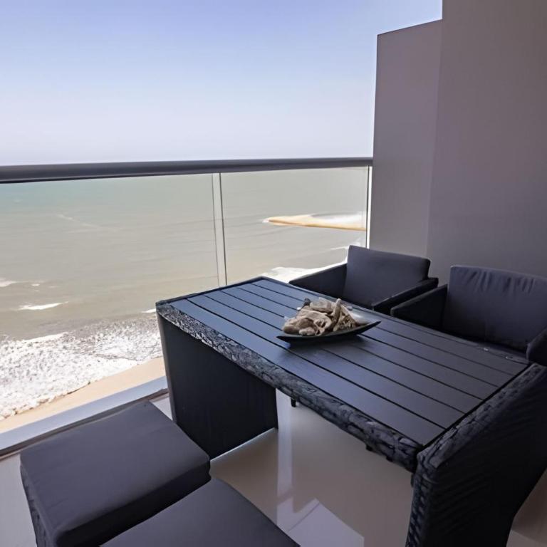 Spectacular 1 Bedroom Apt - 14th Floor Morros City - Apartment - 42