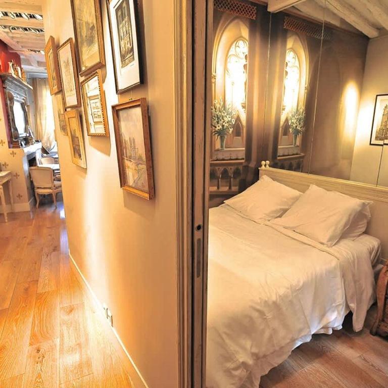 Charming Stay Near Notre Dame FDL with AC - Apartment - 6