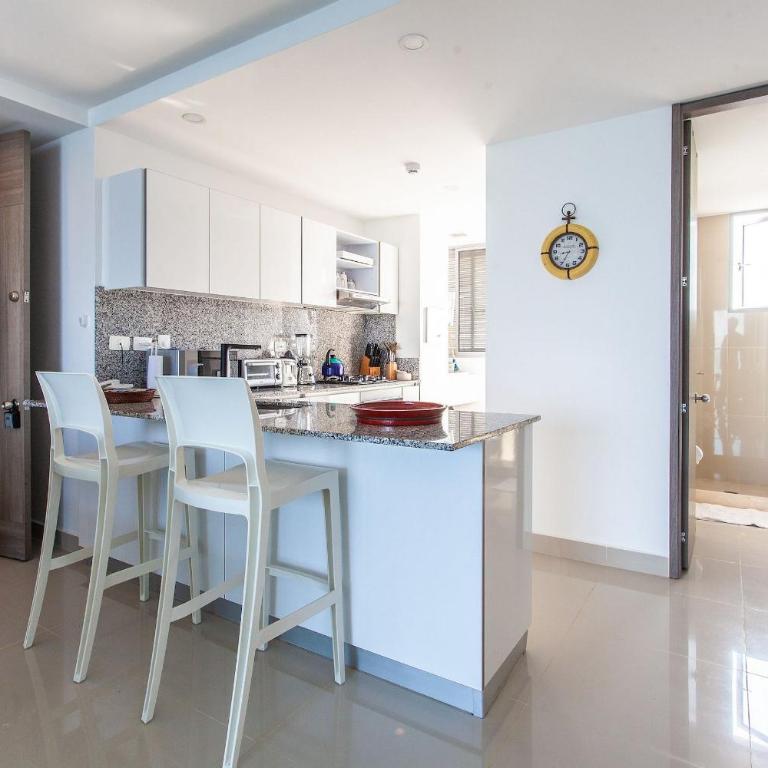 Spectacular 2 Bedroom Apt -14th Floor Morros City - Apartment - 23