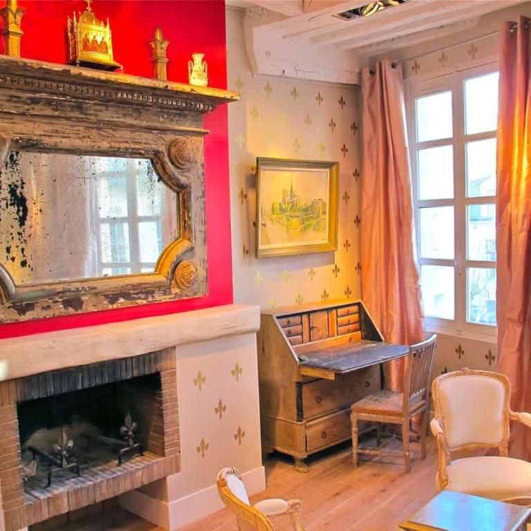 Charming Stay Near Notre Dame FDL with AC - Apartment - 18