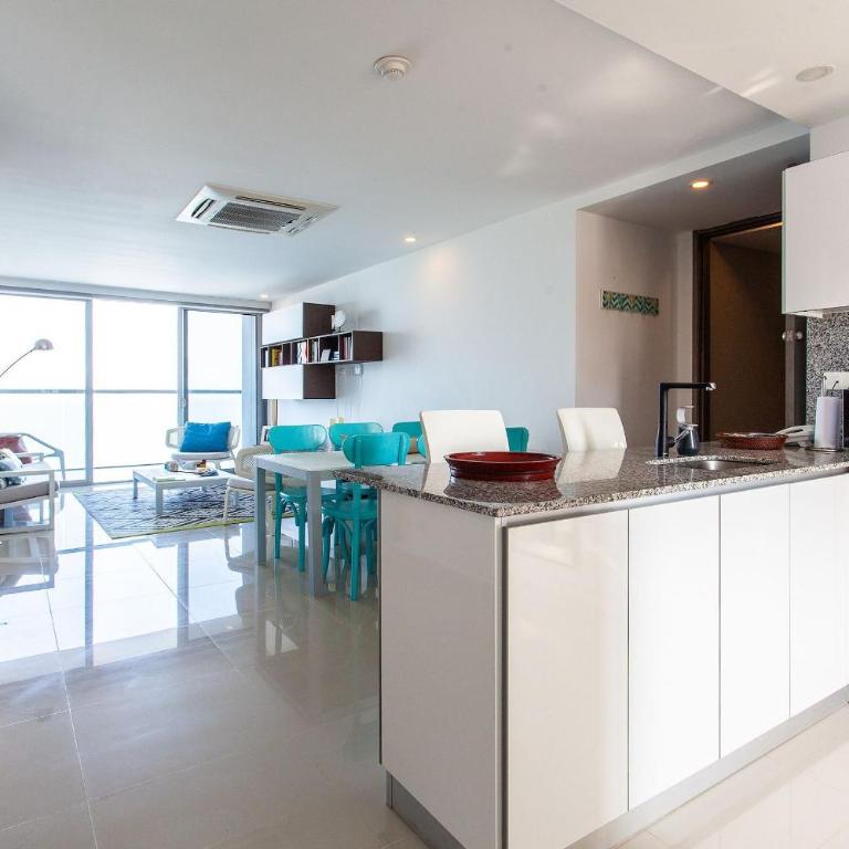 Spectacular 2 Bedroom Apt -14th Floor Morros City - Apartment - 24