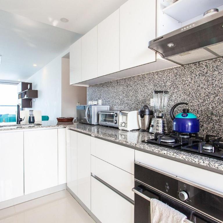 Spectacular 2 Bedroom Apt -14th Floor Morros City - Apartment - 25