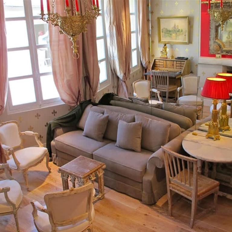 Charming Stay Near Notre Dame FDL with AC - Apartment - 24