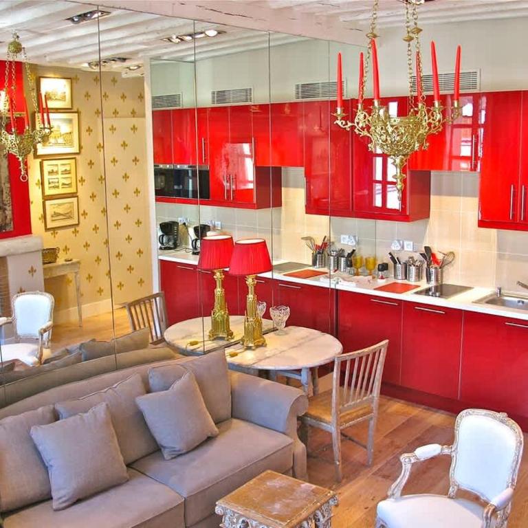 Charming Stay Near Notre Dame FDL with AC - Apartment - 27